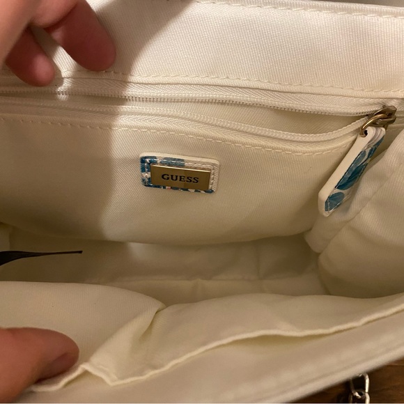 Guess Purse - Picture 6 of 7